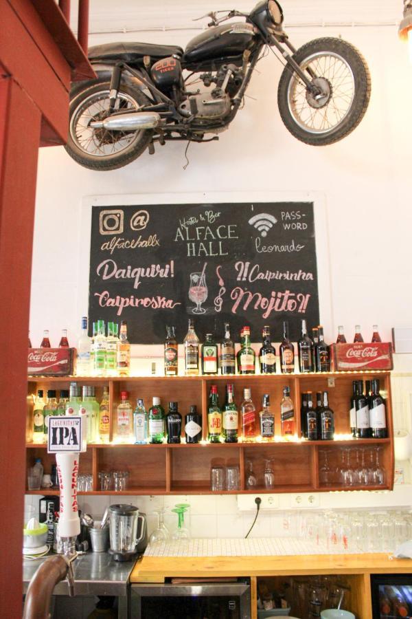 Alface Hall Hostel & Bar リスボン エクステリア 写真
