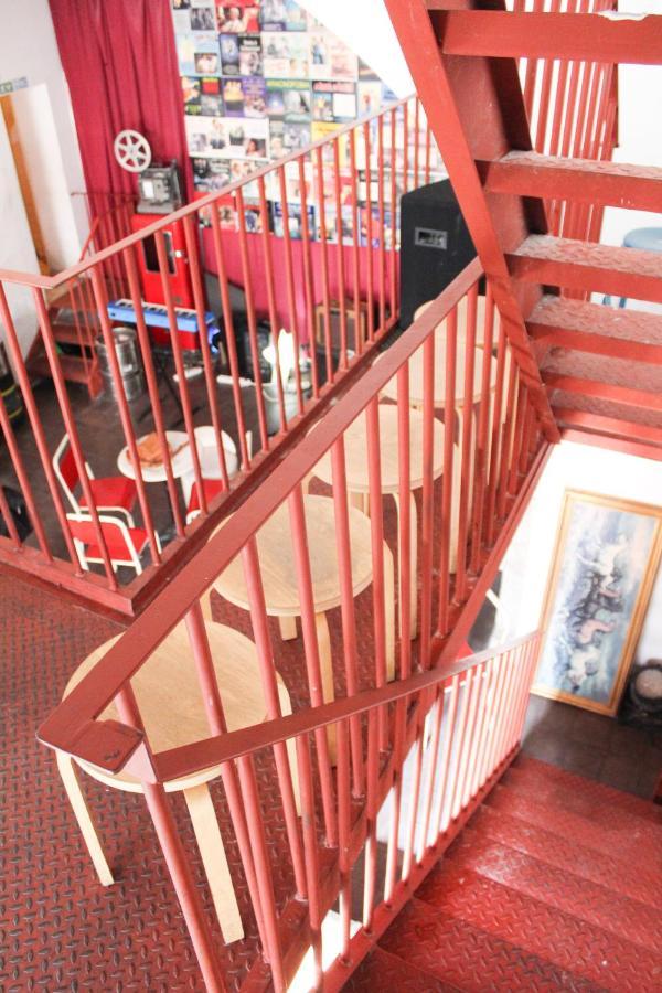 Alface Hall Hostel & Bar リスボン エクステリア 写真
