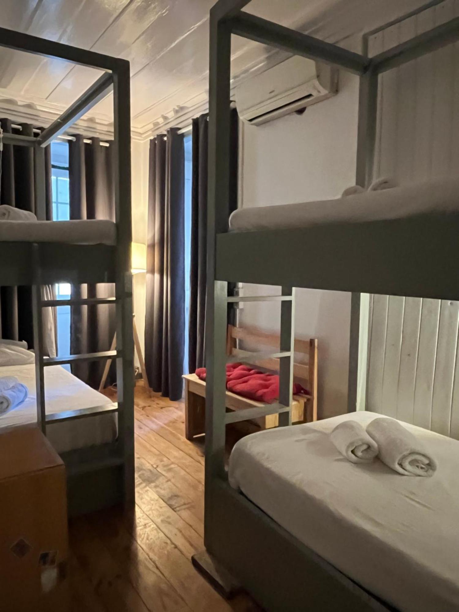Alface Hall Hostel & Bar リスボン エクステリア 写真